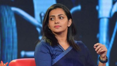 ഹേമ കമ്മിറ്റിയില്‍ പ്രതീക്ഷയില്ല, ഒരാള്‍ നിങ്ങള്‍ എന്തിനാ സിനിമ ചെയ്യുന്നത് എന്നാണ് ചോദിക്കുന്നത്, മറ്റെയാള്‍ റിപ്പോര്‍ട്ട് പുറത്തുവിടില്ല എന്നും: തുറന്നുപറഞ്ഞ് പാര്‍വ്വതി തിരുവോത്ത്