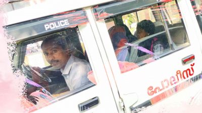 ഗതാഗത കുരുക്കില്‍ കുടുങ്ങി; പരീക്ഷയ്ക്ക് സമയത്ത് എത്താന്‍ കഴിയില്ല, പെണ്‍കുട്ടികള്‍ കരഞ്ഞുകൊണ്ട് പൊലീസ് സ്റ്റേഷനില്‍