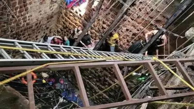 രാമനവമി ആഘോഷത്തിനിടെ ക്ഷേത്രക്കിണറിന്റെ മേല്‍ക്കൂര തകര്‍ന്ന് 13 പേര്‍ മരിച്ചു